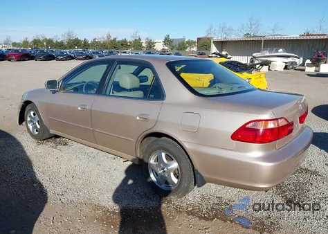 2000 Honda Accord 3.0 Ex из США, поврежденный, VIN 1HGCG1653YA037116